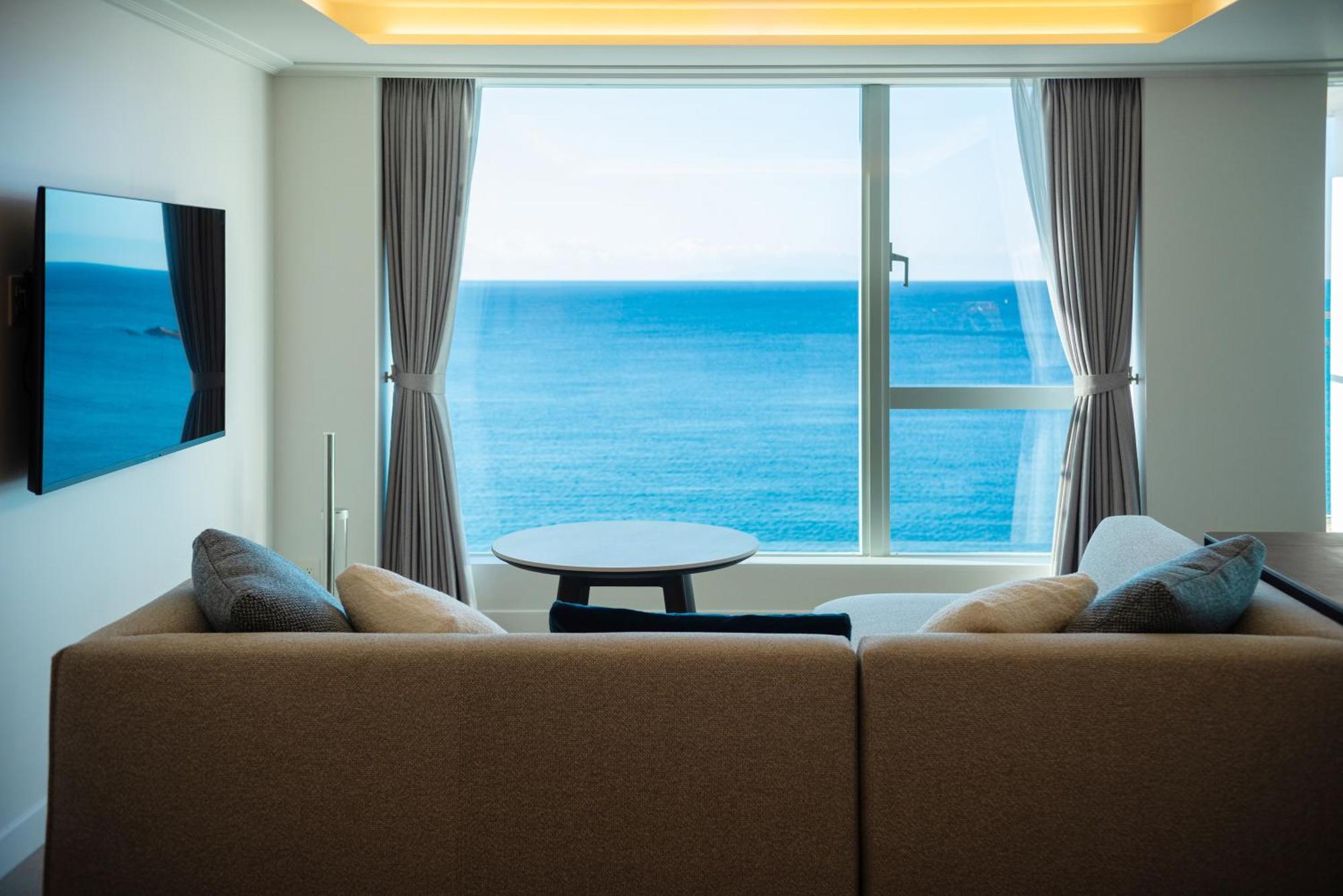 Hayama Hotel Otowa No Mori Yokosuka Exteriör bild